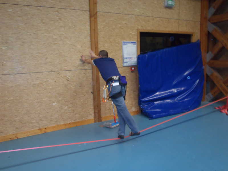 Séance escalade en salle au gymnase Cordier club alpin Bagnères-de-Bigorre